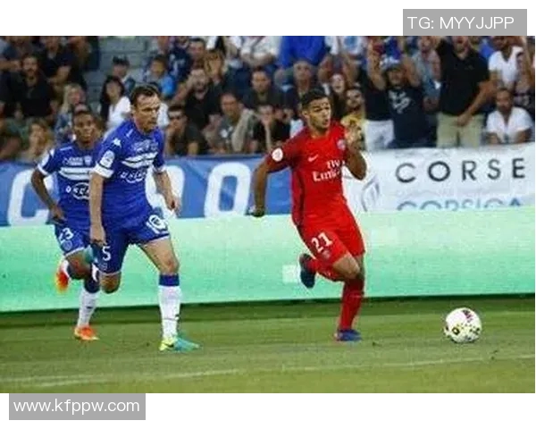 埃因霍温主场迎战福伦丹争夺联赛重要积分之战